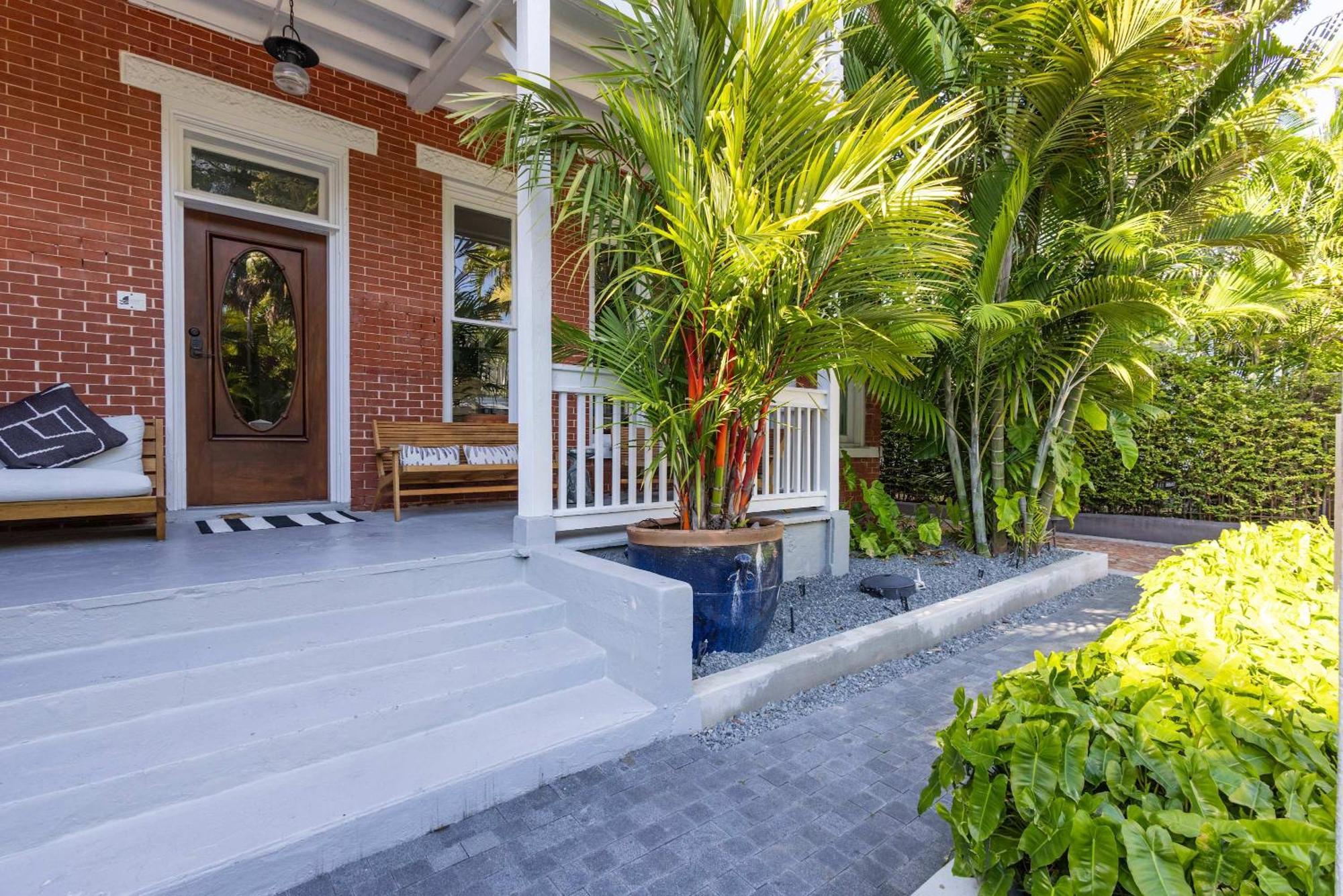 Takeover At The Grand Maloney Key West Zewnętrze zdjęcie